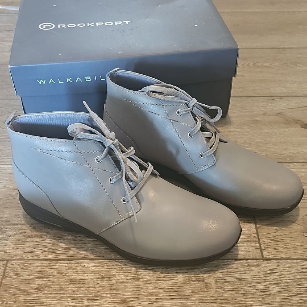 Mens Rockport Light Gray Lace-Up Ankle Boots. Great Condition.